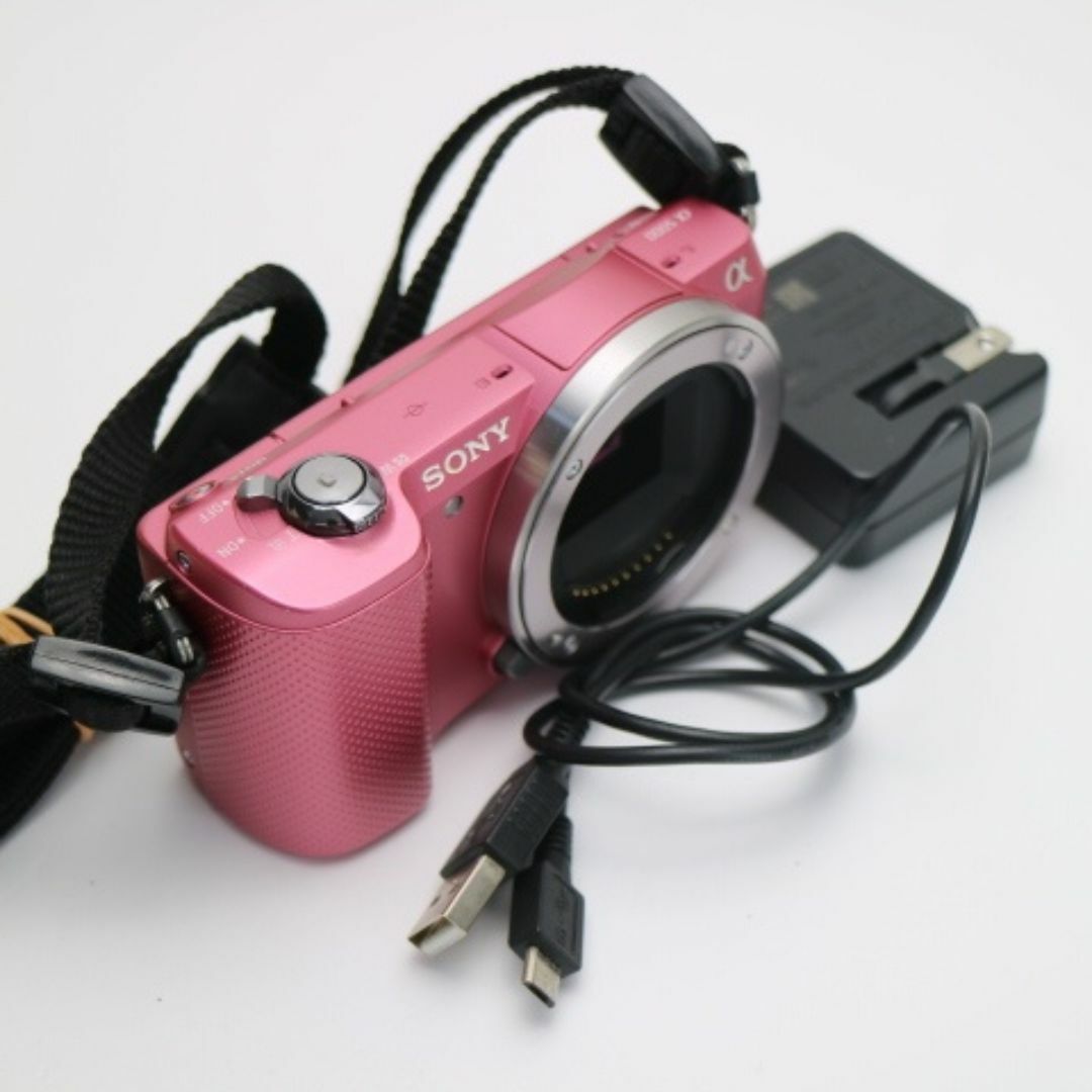 SONY(ソニー)のα5000 ILCE-5000 ボディ ピンク  M666 スマホ/家電/カメラのカメラ(ミラーレス一眼)の商品写真