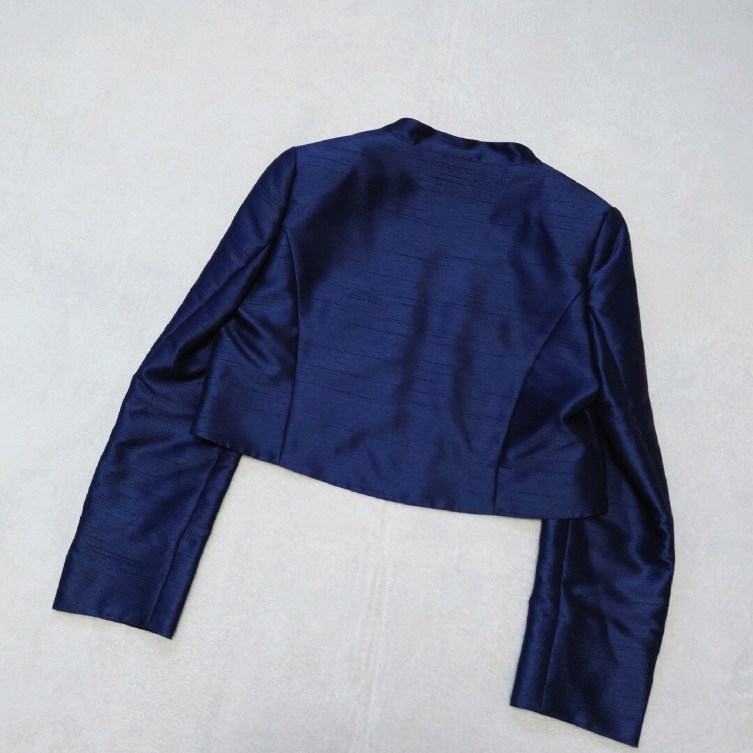 TOKYO SOIR(トウキョウソワール)のソワールドルチェ　ノーカラージャケット　ボレロ　大きいサイズ　紺　美品　日本製 レディースのジャケット/アウター(ノーカラージャケット)の商品写真