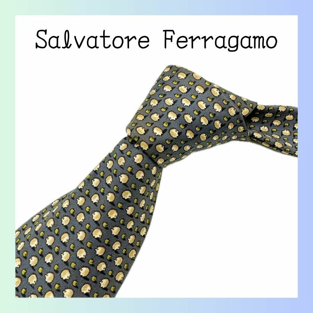 Salvatore Ferragamo(サルヴァトーレフェラガモ)のフェラガモ　ネクタイ　グレー　プリント メンズのファッション小物(ネクタイ)の商品写真