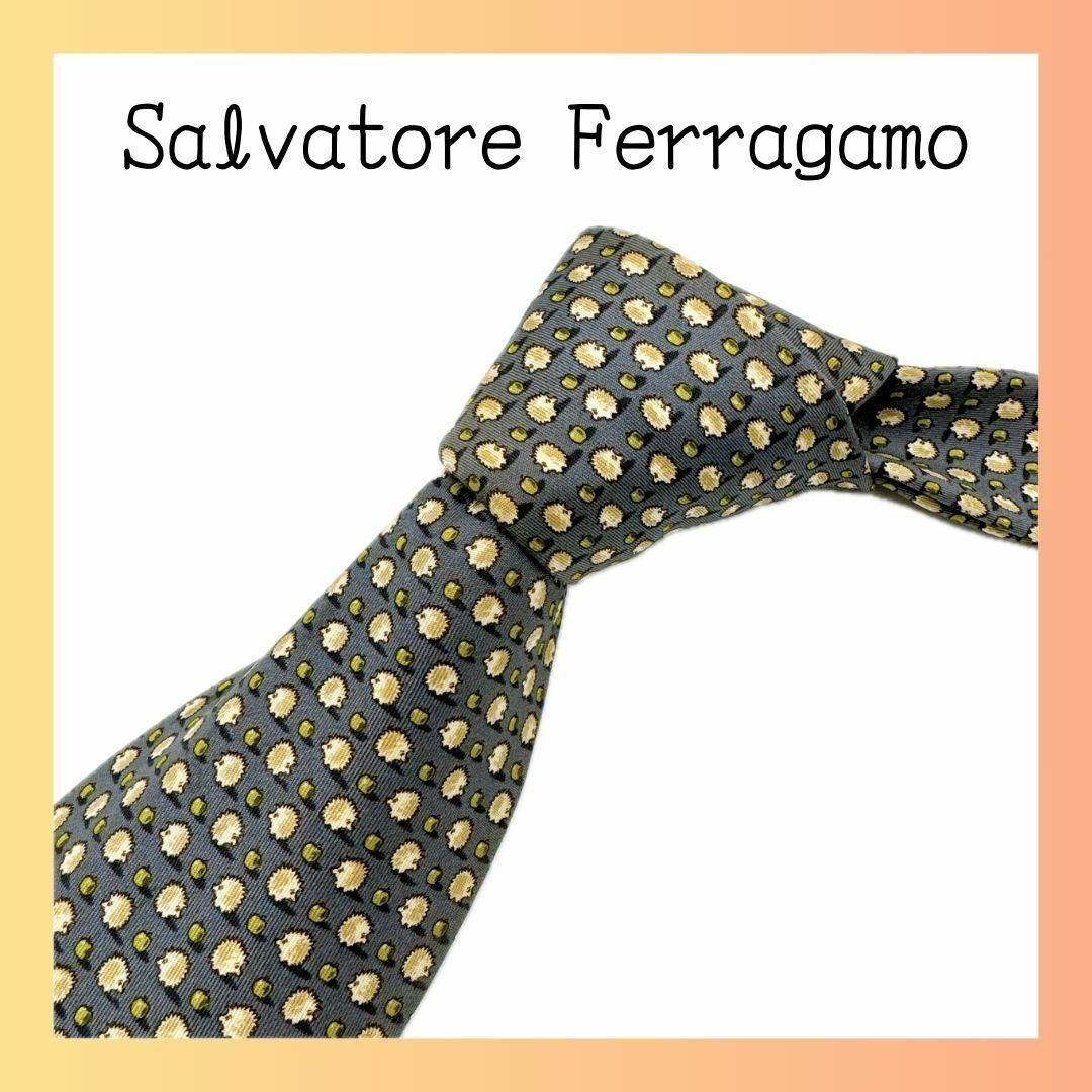 Salvatore Ferragamo(サルヴァトーレフェラガモ)のフェラガモ　ネクタイ　グレー　プリント メンズのファッション小物(ネクタイ)の商品写真