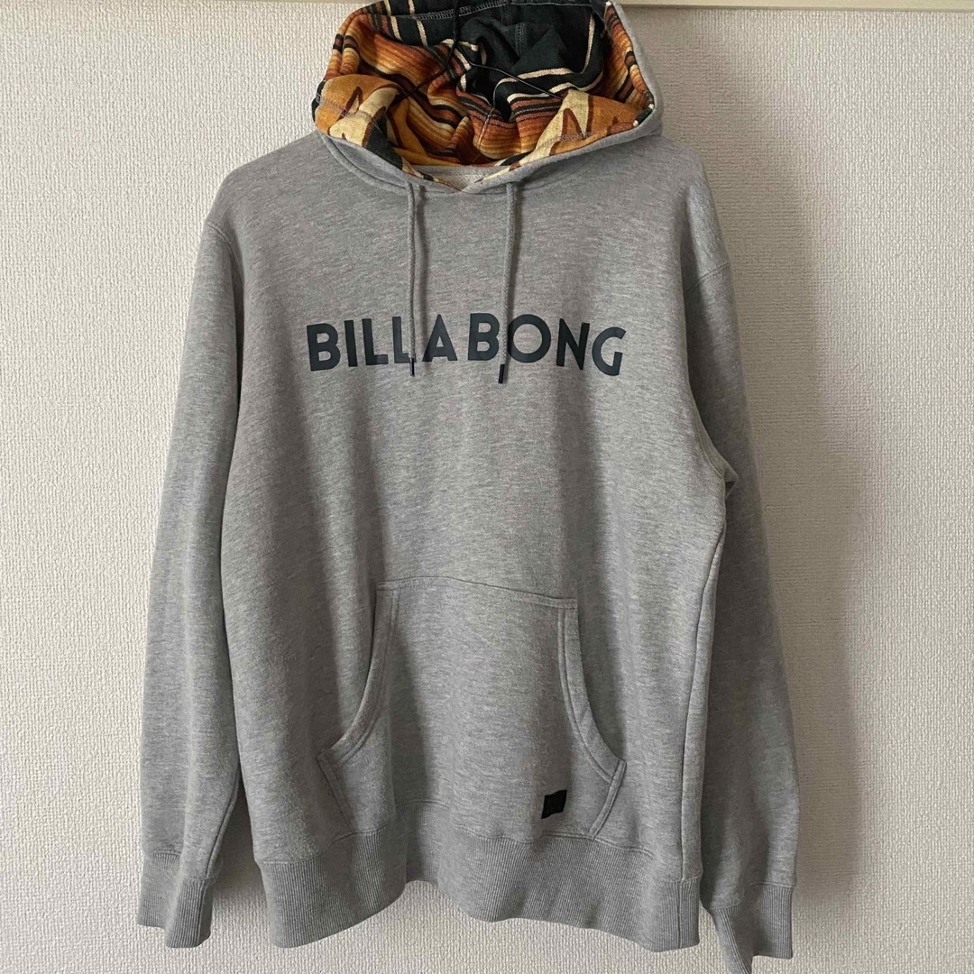 billabong(ビラボン)のBILLABONG グレー　パーカー　メンズS（レディースM相当） スウェット メンズのトップス(パーカー)の商品写真