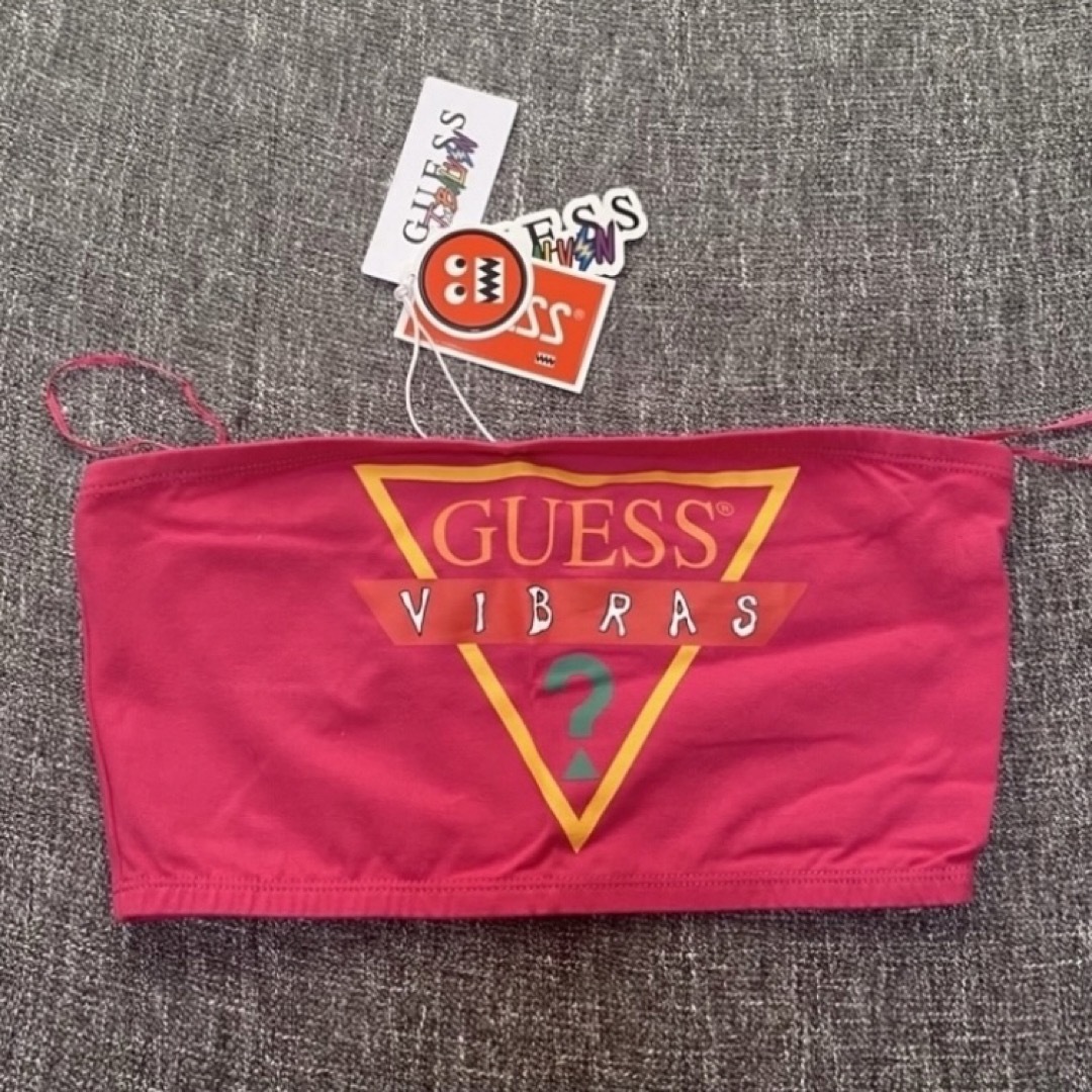 GUESS(ゲス)の【タグ付き新品 S】GUESS × J BALBIN ロゴバンドゥトップス レディースのトップス(ベアトップ/チューブトップ)の商品写真