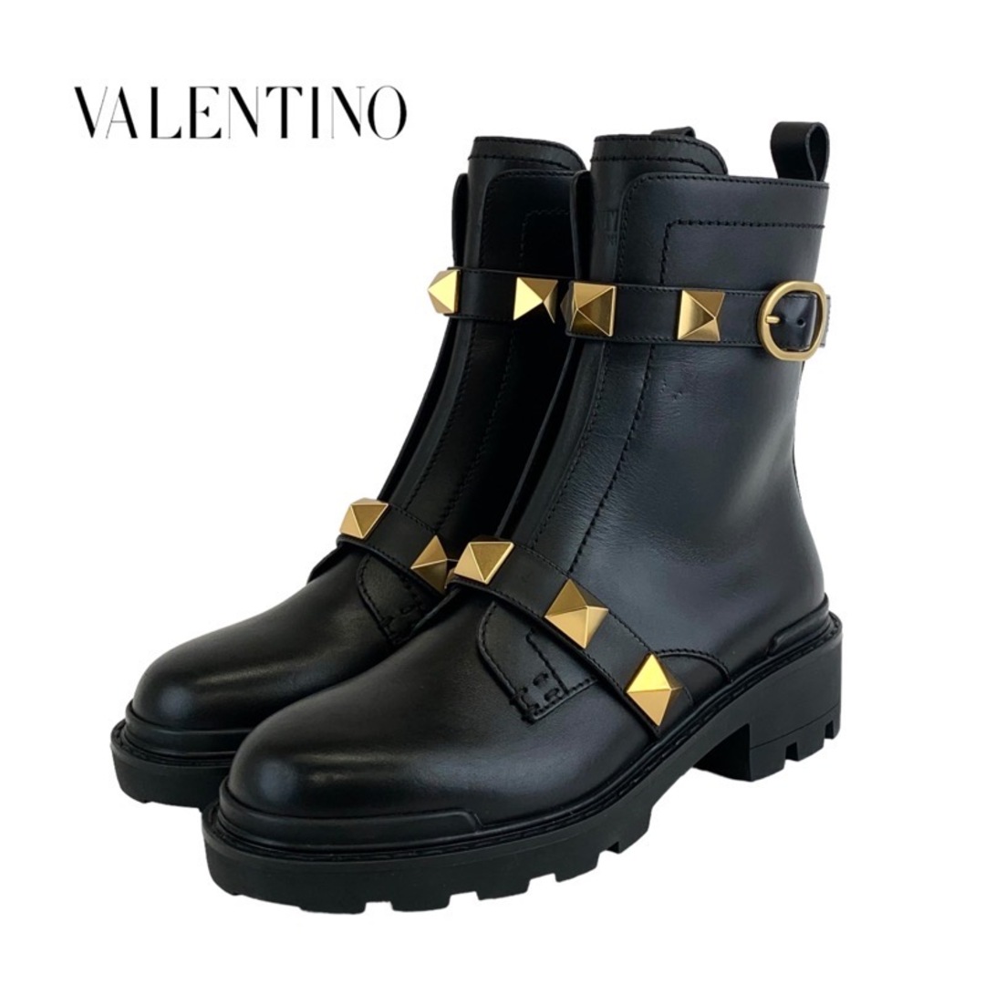 VALENTINO(ヴァレンティノ)のヴァレンティノ VALENTINO ブーツ ショートブーツ 靴 シューズ レザー ブラック ゴールド 未使用 ローマンスタッズ ベルト コンバットブーツ レディースの靴/シューズ(ブーツ)の商品写真