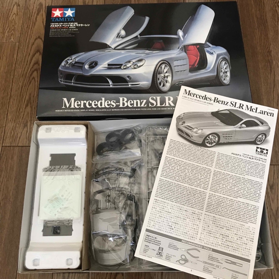 Mercedes-Benz SLR McLaren プラモデル エンタメ/ホビーのおもちゃ/ぬいぐるみ(模型/プラモデル)の商品写真