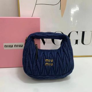 ミュウミュウ(miumiu)のミュウミュウめっちゃ綺麗ですMIUMIUシープスキンショルダーバッグMIUMIU(その他)