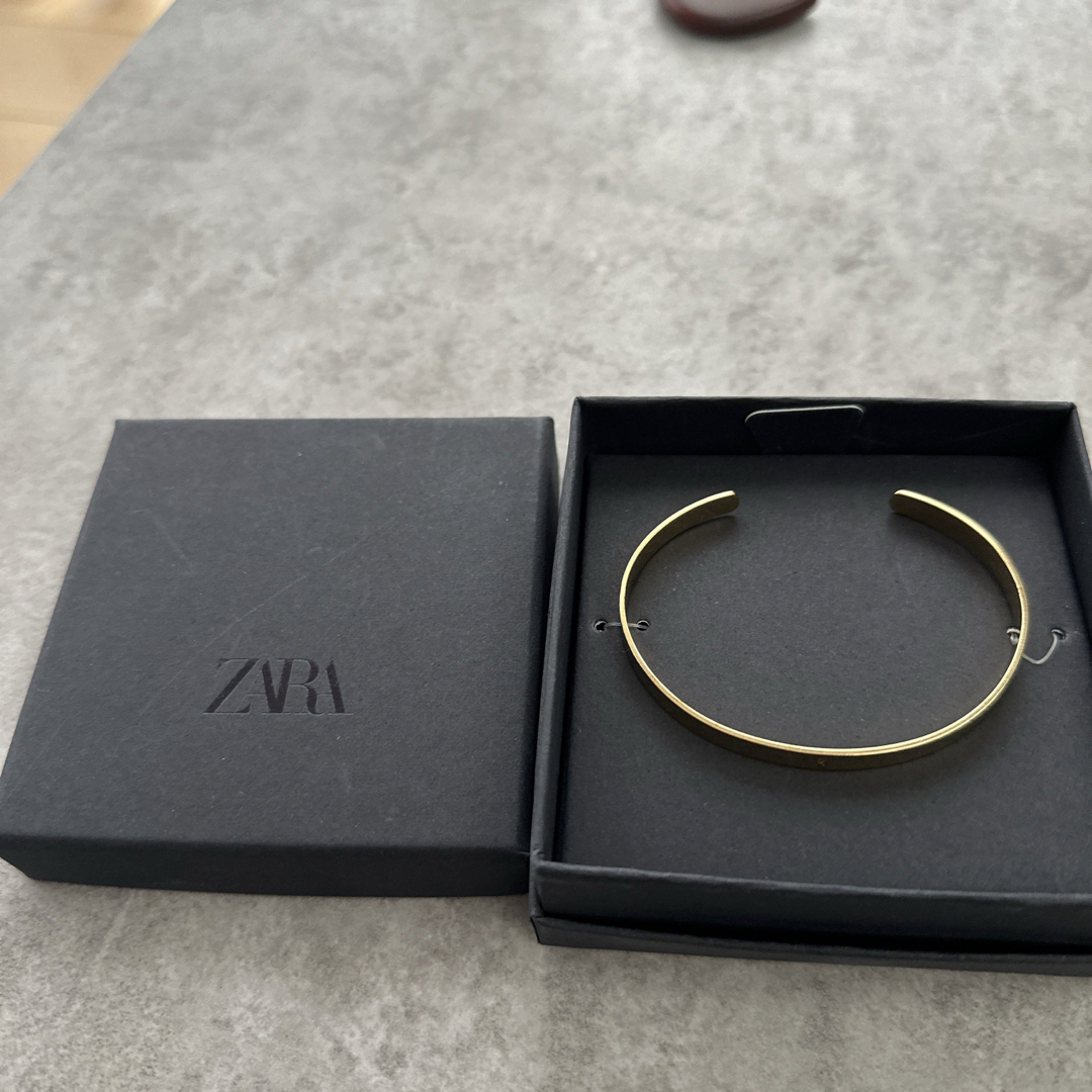 ZARA(ザラ)の新品　4点セット　ネックレス　ブレスレット　キーホルダー　イニシャル レディースのアクセサリー(ネックレス)の商品写真