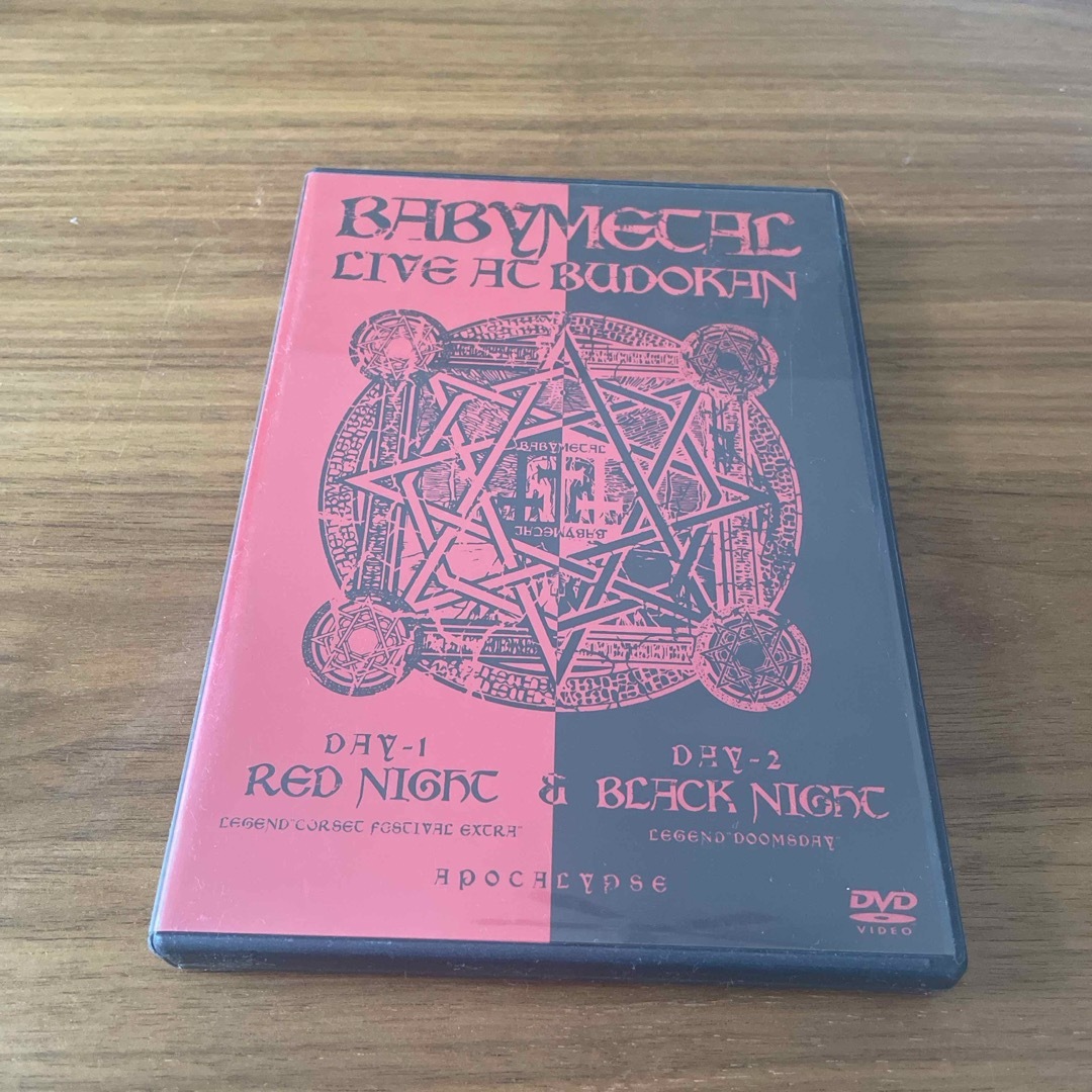 DVD「LIVE　AT　BUDOKAN〜RED　NIGHT　＆　BLACK　NI エンタメ/ホビーのDVD/ブルーレイ(ミュージック)の商品写真