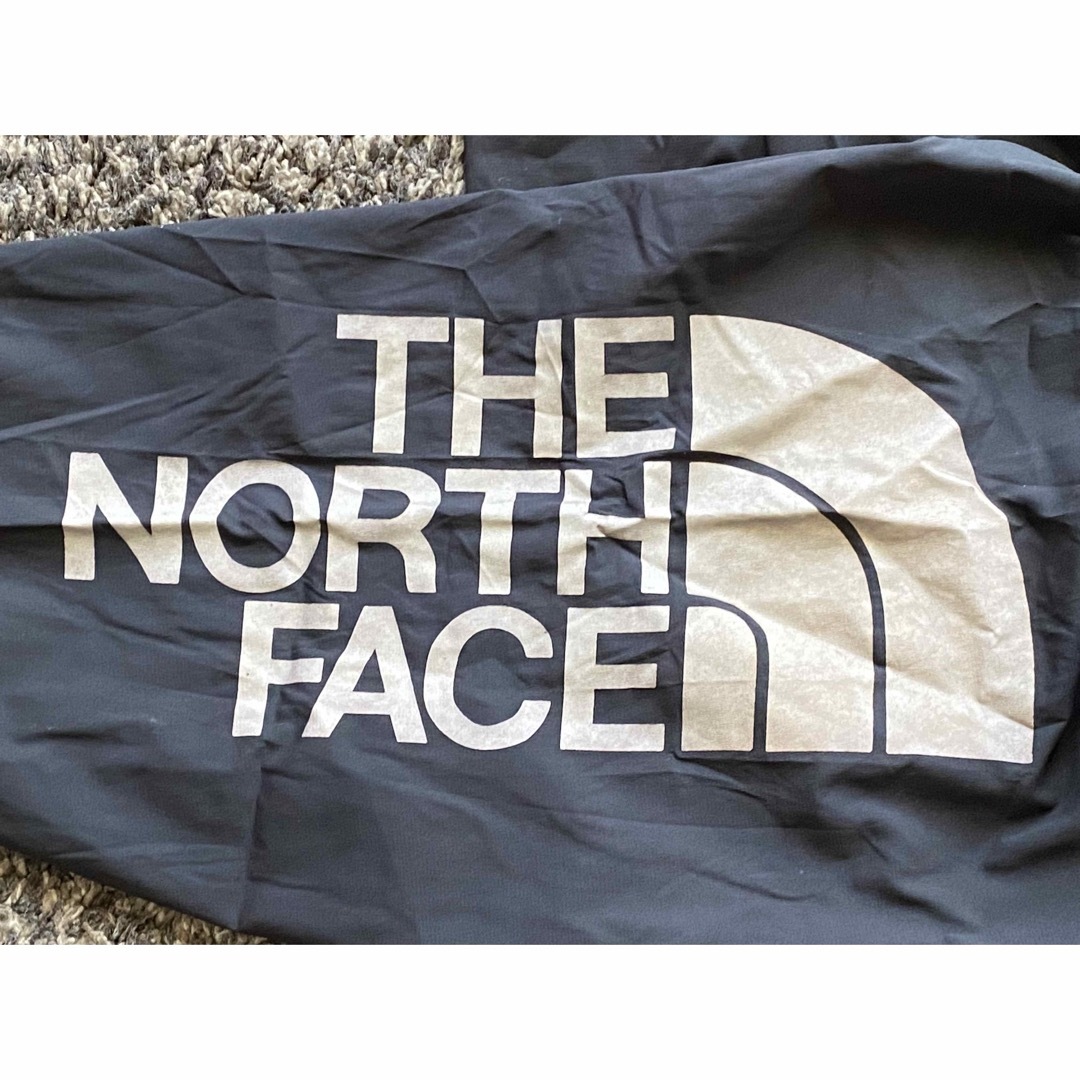 THE NORTH FACE(ザノースフェイス)のノースフェイス　マウンテンパーカー　フライトシリーズ　ブラック　メンズＬ メンズのジャケット/アウター(マウンテンパーカー)の商品写真