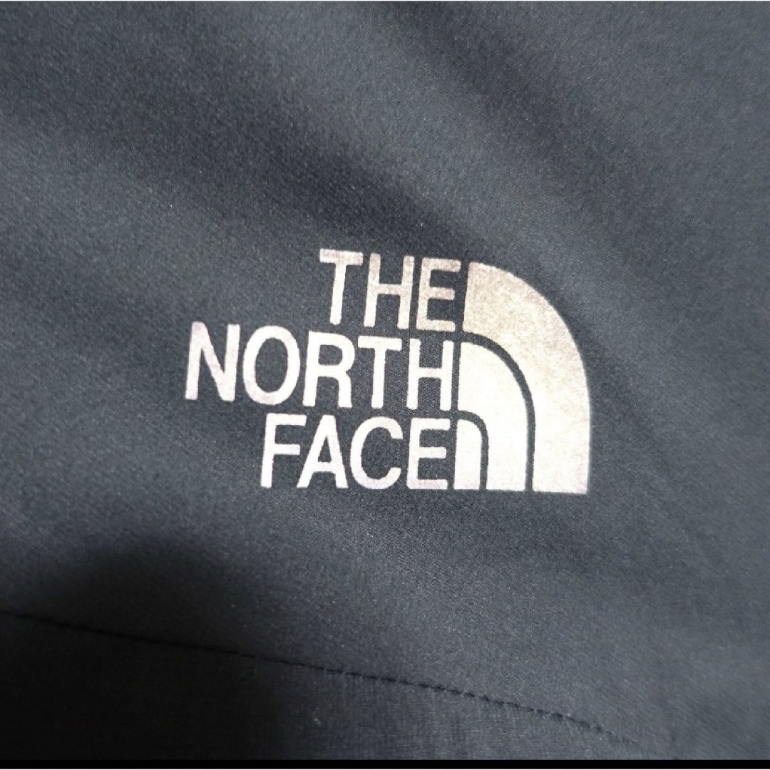 THE NORTH FACE(ザノースフェイス)のノースフェイス　マウンテンパーカー　フライトシリーズ　ブラック　メンズＬ メンズのジャケット/アウター(マウンテンパーカー)の商品写真