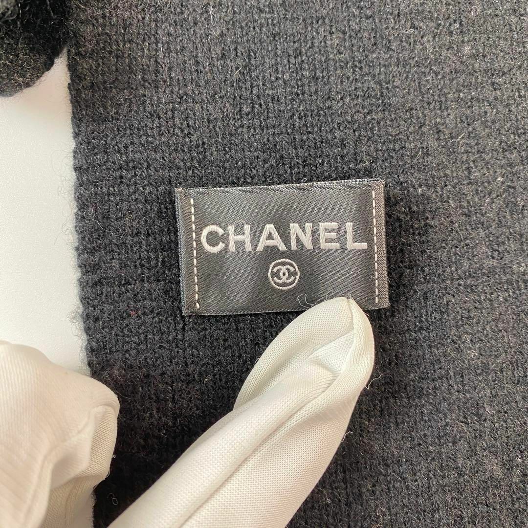 CHANEL(シャネル)のシャネル CHANEL デカ ココマーク マフラー ラインストーン 箱付き レディースのファッション小物(マフラー/ショール)の商品写真