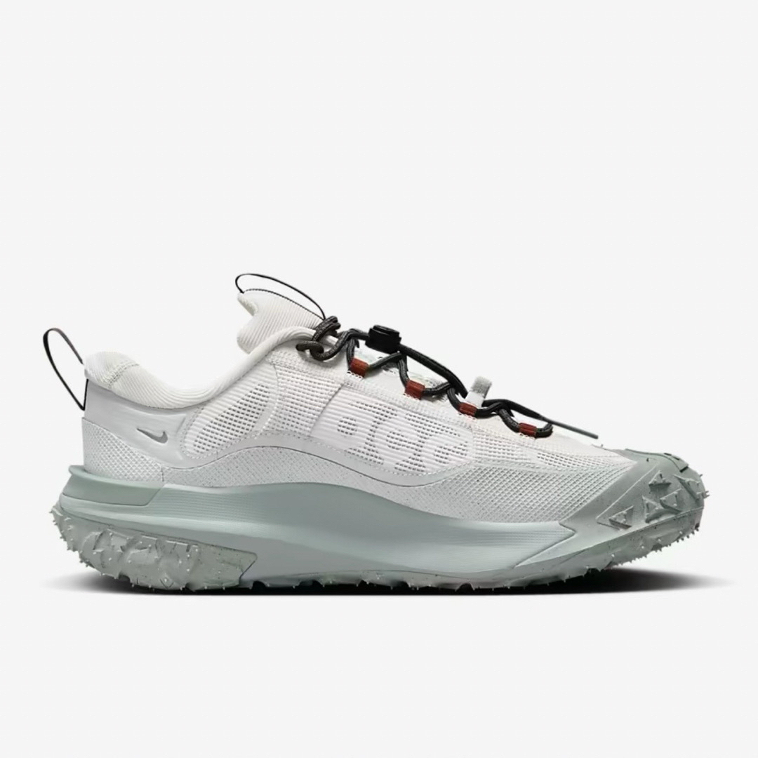 NIKE(ナイキ)の即日発送 新品 NIKE ACG マウンテンフライ 2 LOW GORE-TEX メンズの靴/シューズ(スニーカー)の商品写真