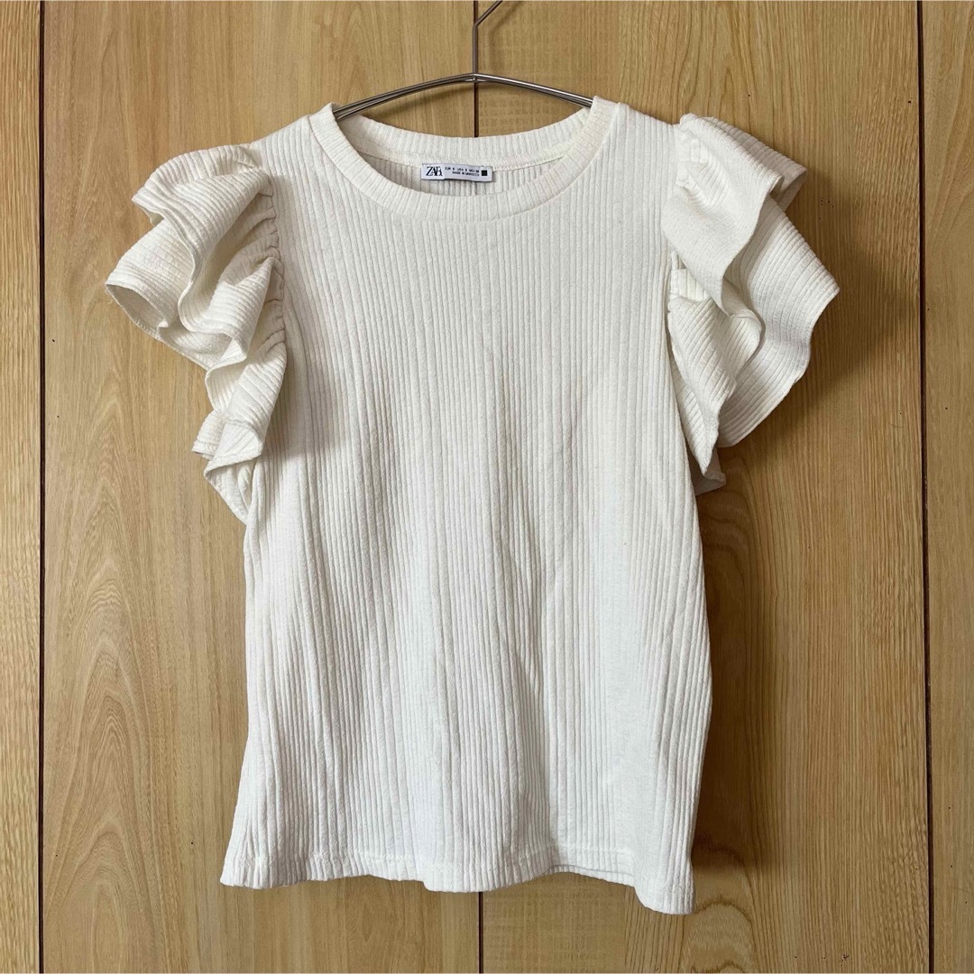 ZARA(ザラ)のZARA ザラ フリルリブトップス S ホワイト レディースのトップス(Tシャツ(半袖/袖なし))の商品写真