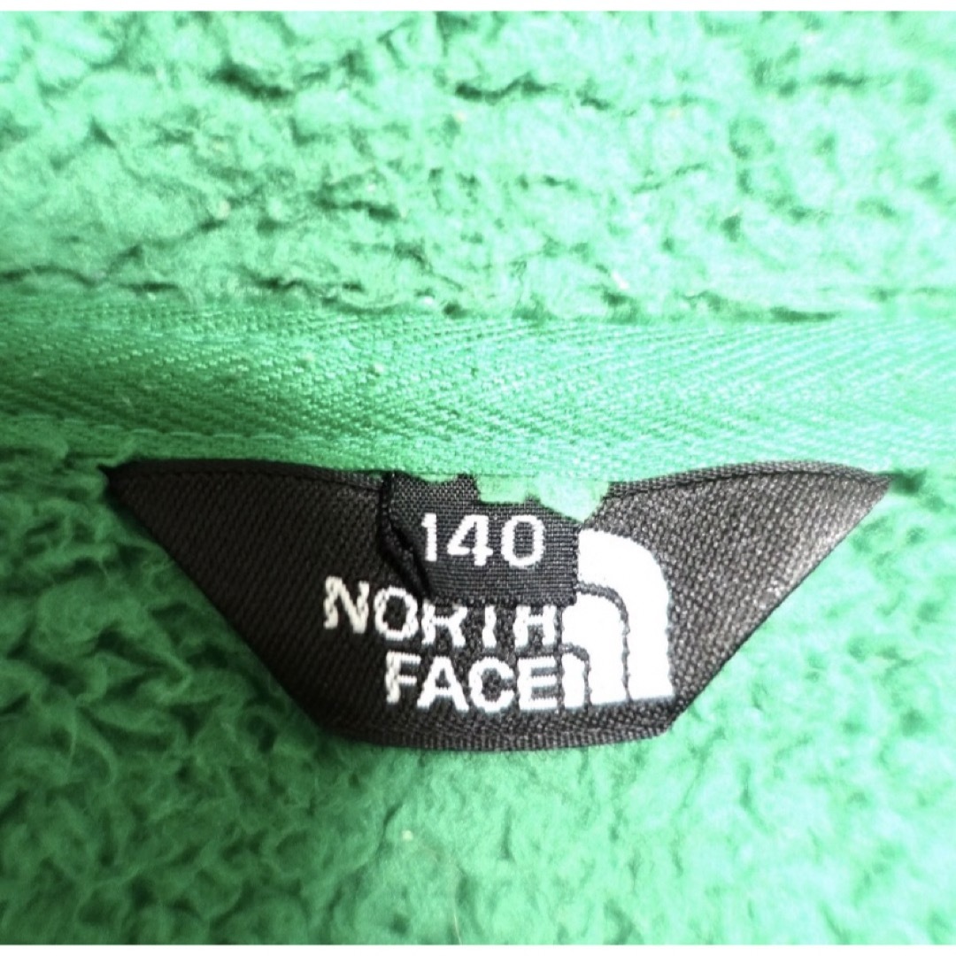 THE NORTH FACE(ザノースフェイス)のノースフェイス　ボア　フリースジャケット　アウター　キッズ140   グリーン キッズ/ベビー/マタニティのキッズ服男の子用(90cm~)(ジャケット/上着)の商品写真