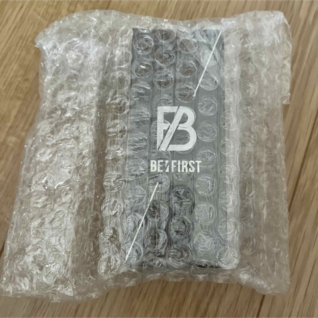 BE:FIRST(ビーファースト)の(新品)BE:FIRSTペンライトキーリング エンタメ/ホビーのタレントグッズ(ミュージシャン)の商品写真