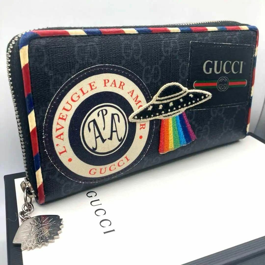 Gucci(グッチ)の大人気✨グッチ 長財布 ナイトクーリエ UFO 蛇 惑星 PVC GG柄　黒 メンズのファッション小物(長財布)の商品写真