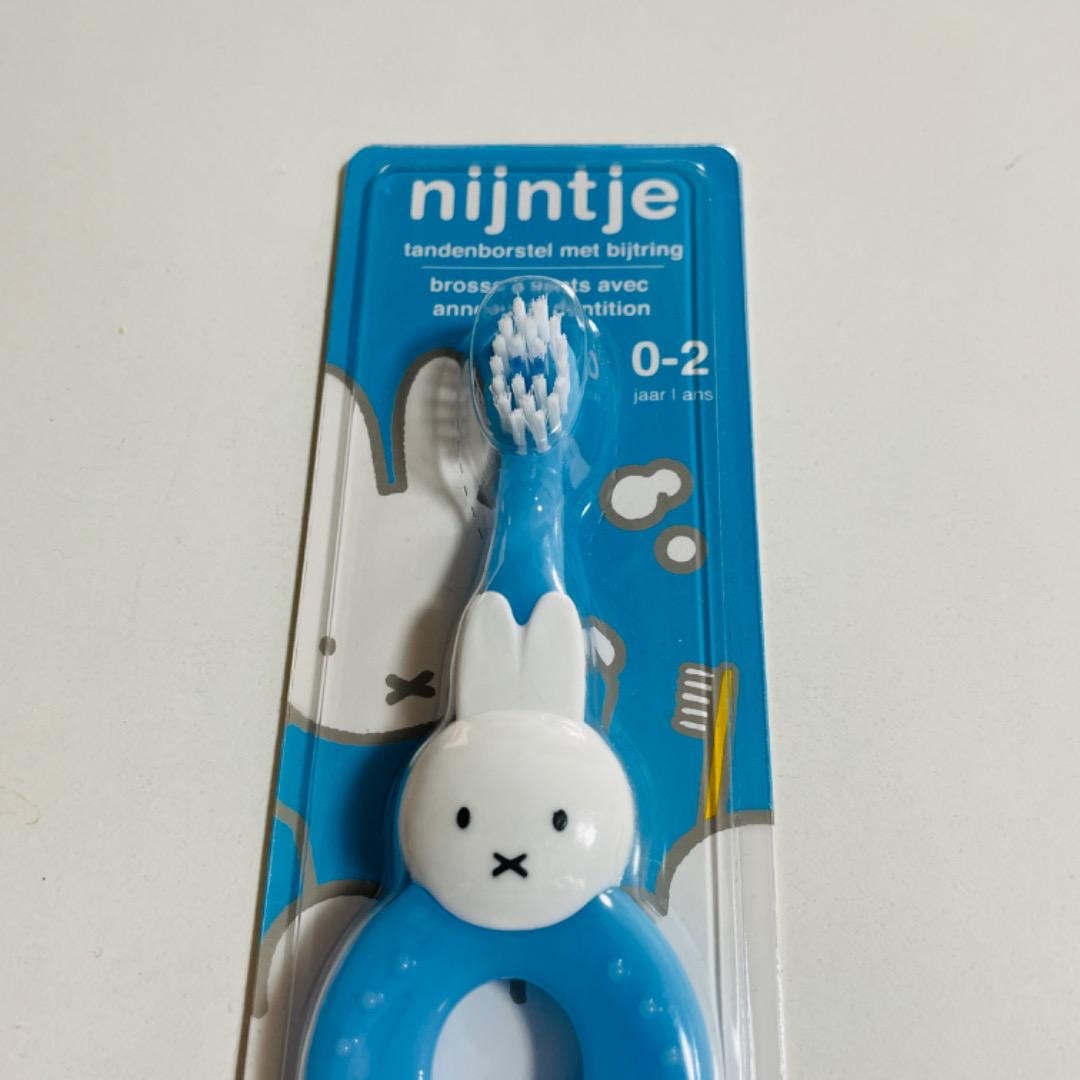 miffy(ミッフィー)のmiffy【日本未販売】ミッフィ　幼児用  子供用歯ブラシ　オランダ コスメ/美容のオーラルケア(歯ブラシ/デンタルフロス)の商品写真