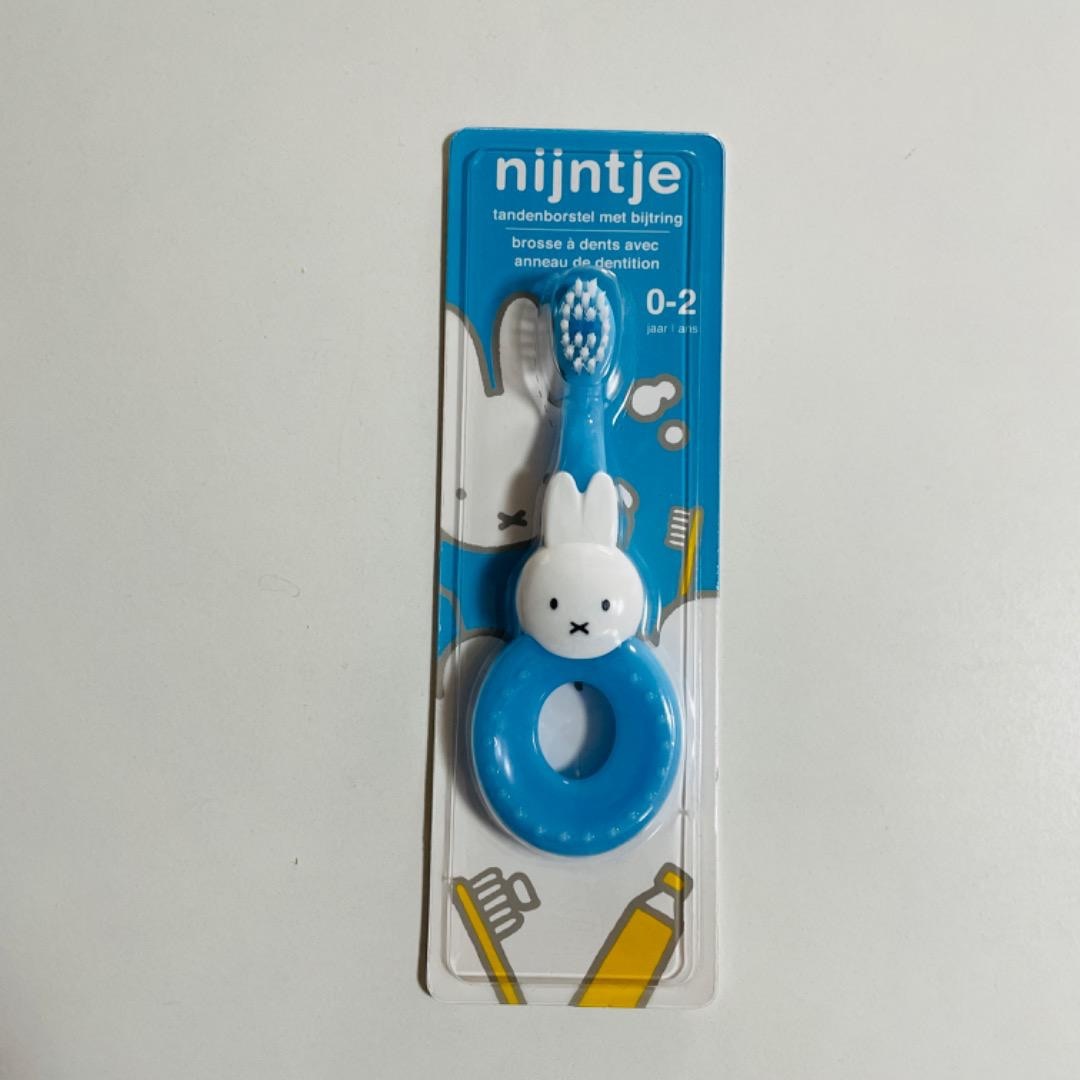 miffy(ミッフィー)のmiffy【日本未販売】ミッフィ　幼児用  子供用歯ブラシ　オランダ コスメ/美容のオーラルケア(歯ブラシ/デンタルフロス)の商品写真