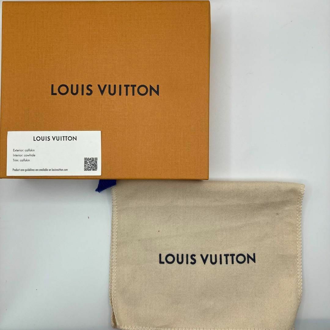 LOUIS VUITTON(ルイヴィトン)の美品！ヴィトン　マヒナ　イリス　コンパクト　マグノリア　折り財布　M62541 レディースのファッション小物(財布)の商品写真