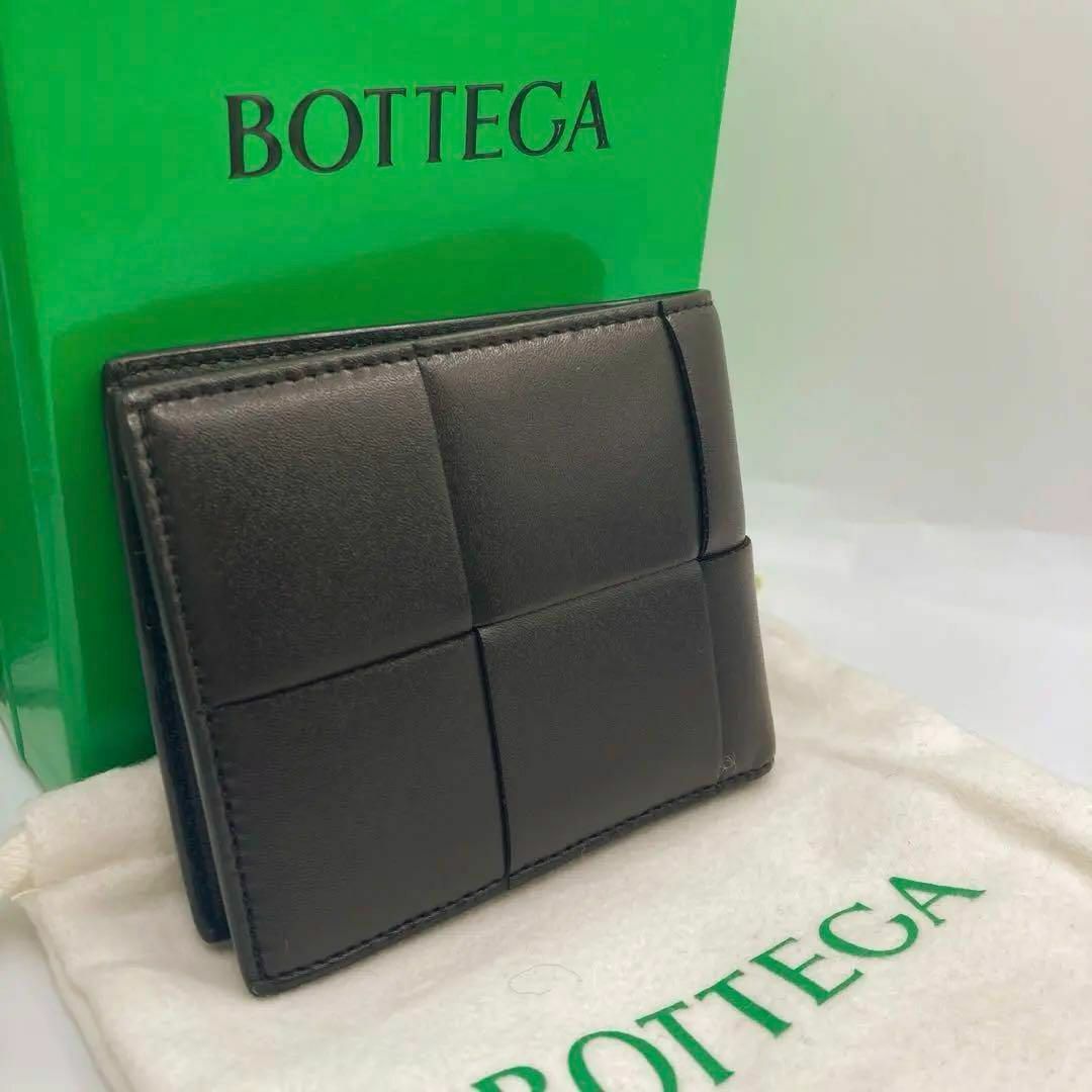 Bottega Veneta(ボッテガヴェネタ)の極美品✨ボッテガヴェネタ 二つ折り財布 カセット レザー ダークブラウン メンズのファッション小物(折り財布)の商品写真