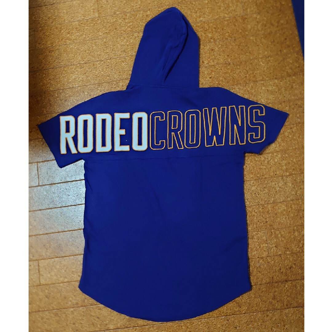 RODEO CROWNS(ロデオクラウンズ)のフード付き膝丈ワンピース レディースのワンピース(ひざ丈ワンピース)の商品写真