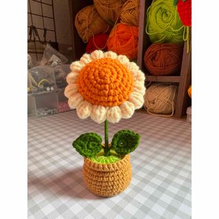 ハンドメイド　あみぐるみ　ひまわりの鉢植え(あみぐるみ)