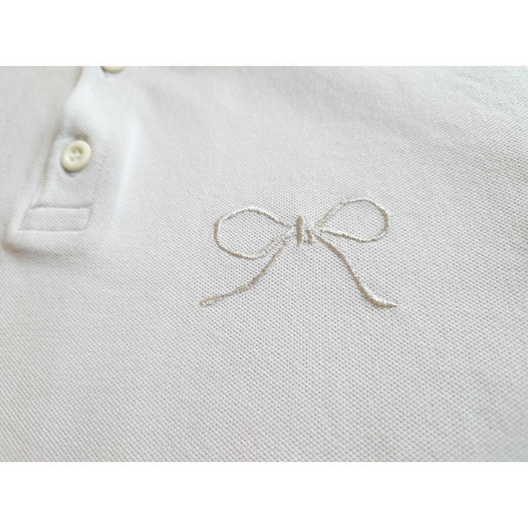 JaneMarple(ジェーンマープル)のJaneMarple ジェーンマープル リボン 刺繍 ポロシャツ レディースのトップス(ポロシャツ)の商品写真