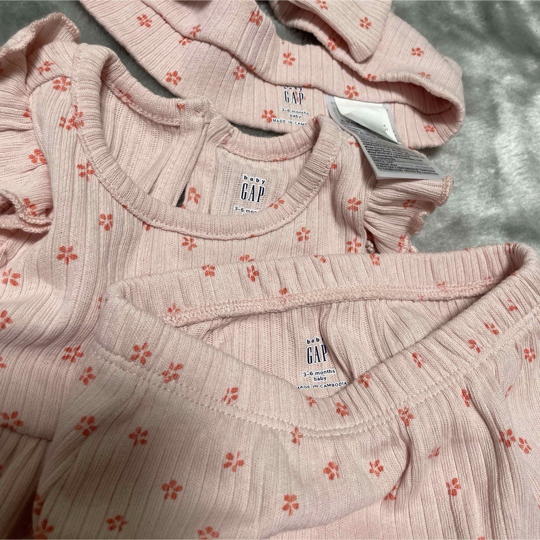 babyGAP(ベビーギャップ)のbaby GAP ベビーギャップ   3-6months 60サイズ3点セット キッズ/ベビー/マタニティのベビー服(~85cm)(ロンパース)の商品写真