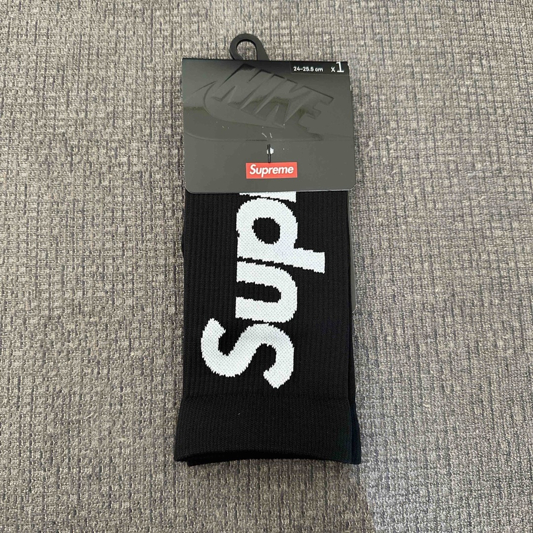 Supreme(シュプリーム)のSupreme Nike コラボ　ソックス メンズのレッグウェア(ソックス)の商品写真