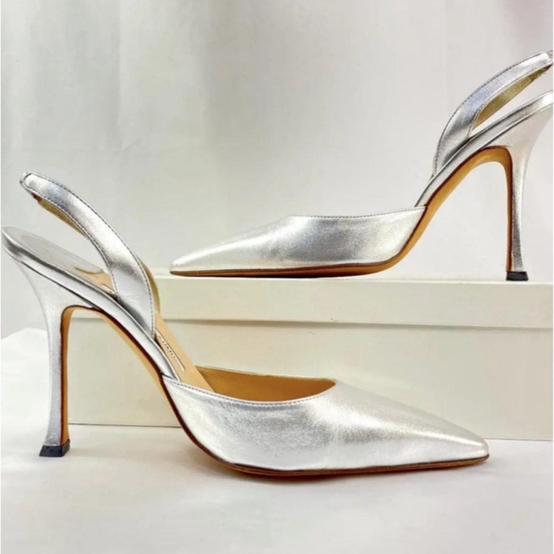 MANOLO BLAHNIK(マノロブラニク)の美品　マノロブラニク　シルバー　ミュール レディースの靴/シューズ(ハイヒール/パンプス)の商品写真