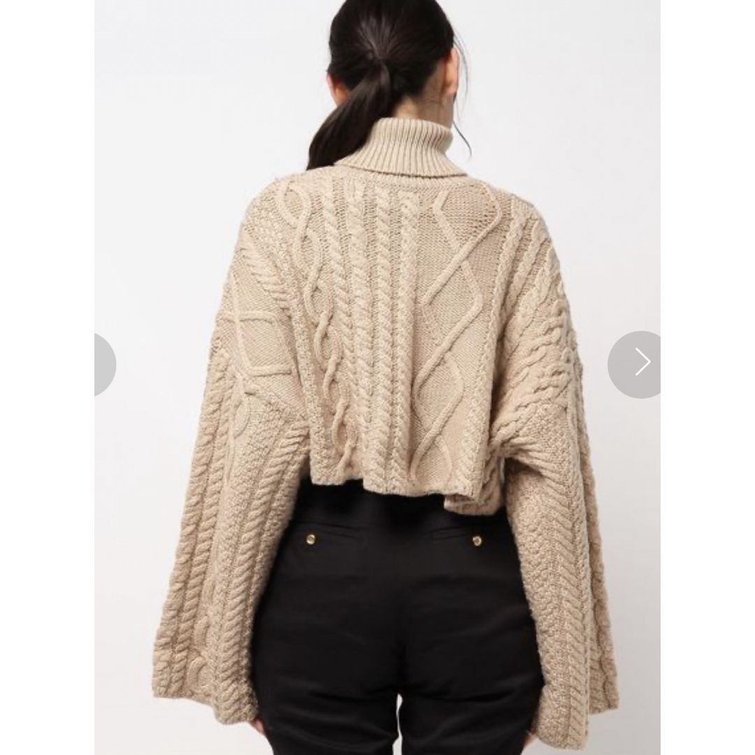 ELIN(エリン)のELIN×STUDIOUS 別注 cable cropped knit レディースのトップス(ニット/セーター)の商品写真