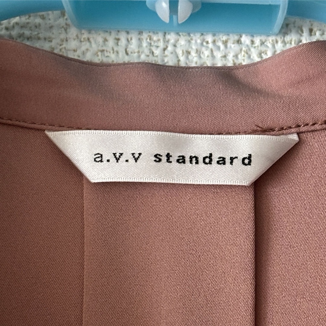 a.v.v(アーヴェヴェ)のワンピース　a.v.v. standard レディースのワンピース(ひざ丈ワンピース)の商品写真