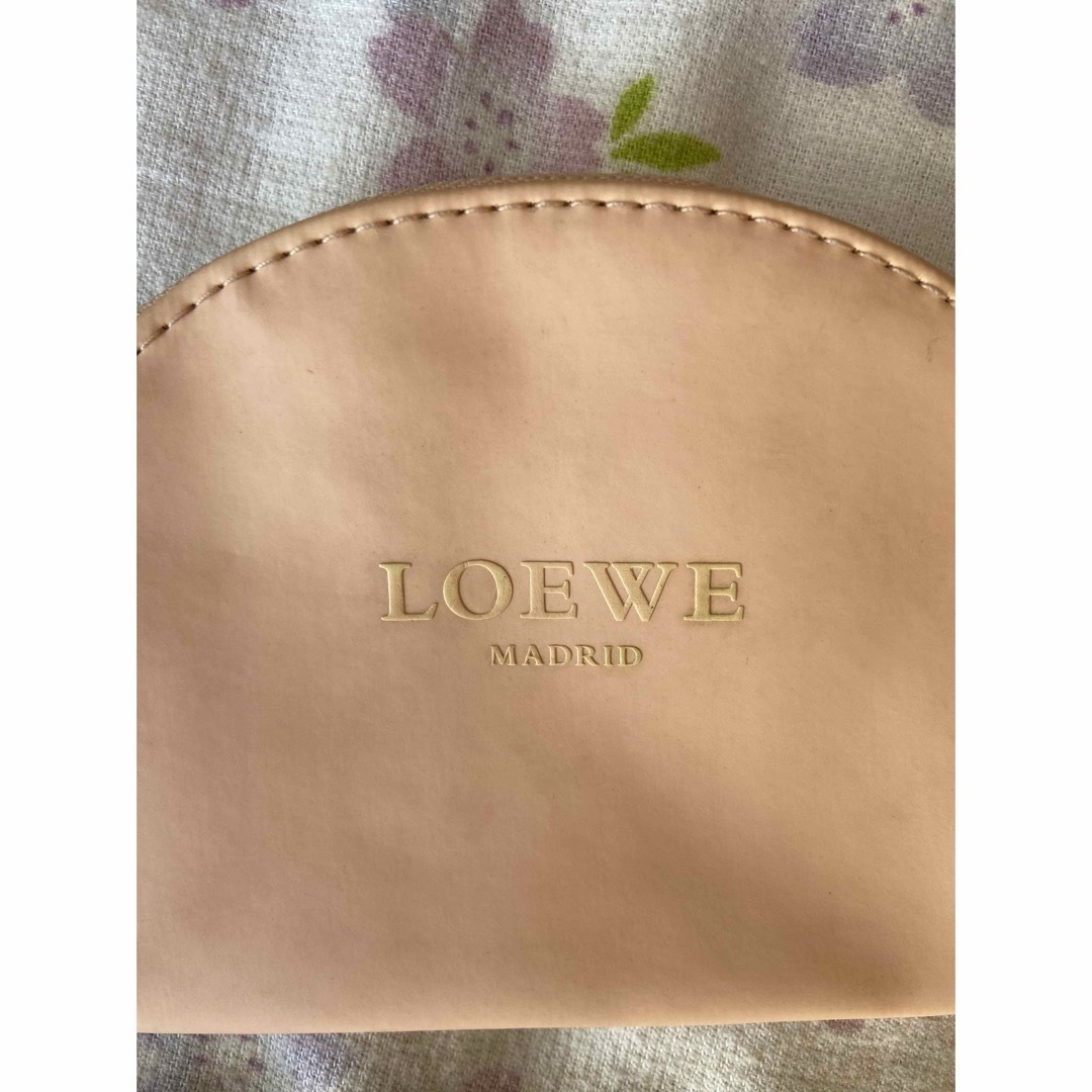 LOEWE(ロエベ)のロエベ　ノベルティ　ポーチ　新品未使用品 レディースのファッション小物(ポーチ)の商品写真