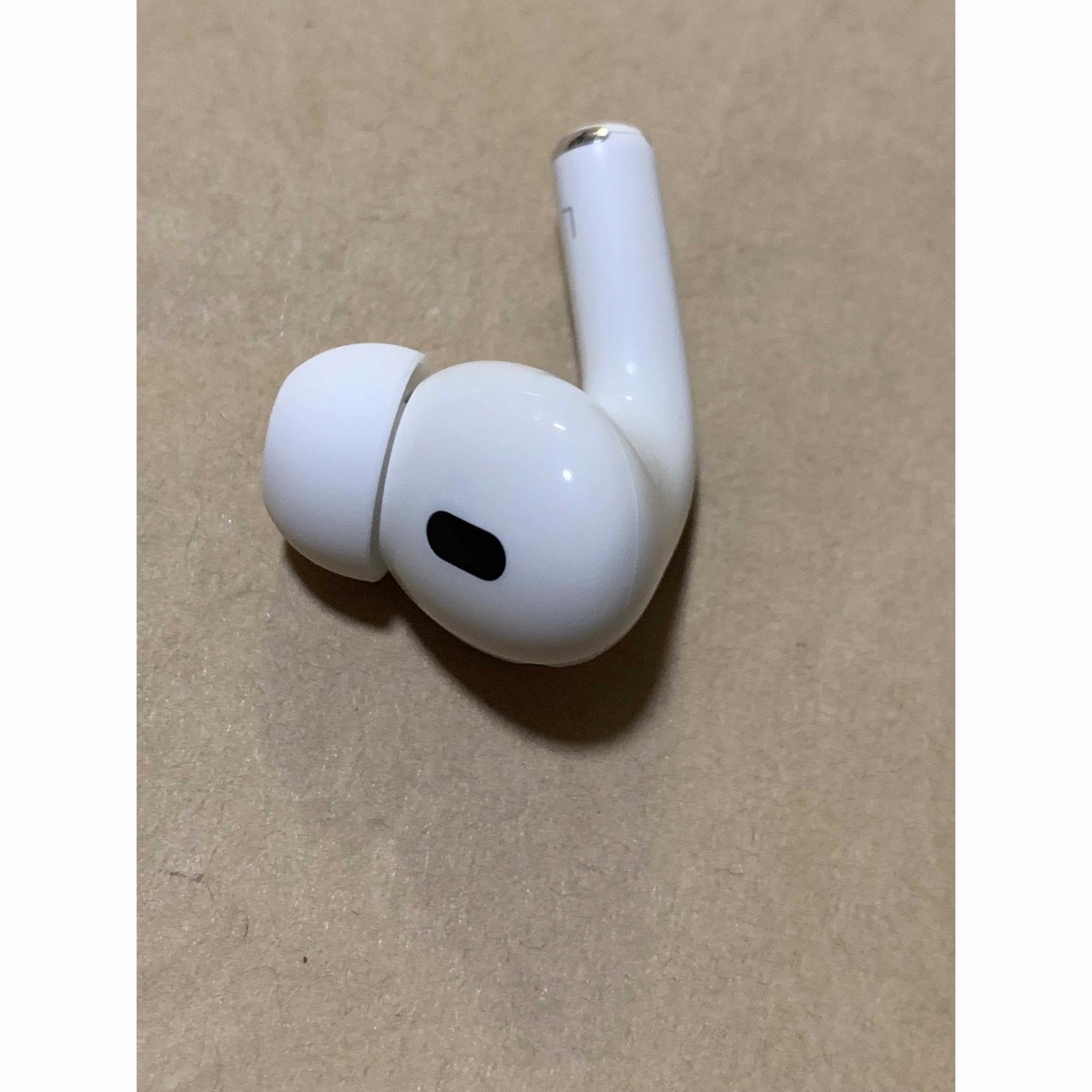 Apple(アップル)のAirPods Pro 第2世代 MQD83J/A A2699(L)左耳＿X5 スマホ/家電/カメラのオーディオ機器(ヘッドフォン/イヤフォン)の商品写真