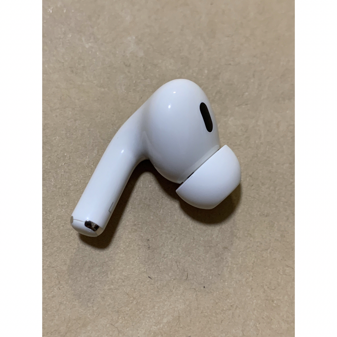 Apple(アップル)のAirPods Pro 第2世代 MQD83J/A A2699(L)左耳＿X5 スマホ/家電/カメラのオーディオ機器(ヘッドフォン/イヤフォン)の商品写真