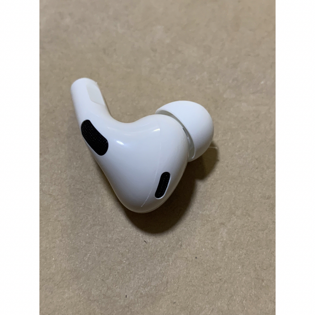 Apple(アップル)のAirPods Pro 第2世代 MQD83J/A A2699(L)左耳＿X5 スマホ/家電/カメラのオーディオ機器(ヘッドフォン/イヤフォン)の商品写真