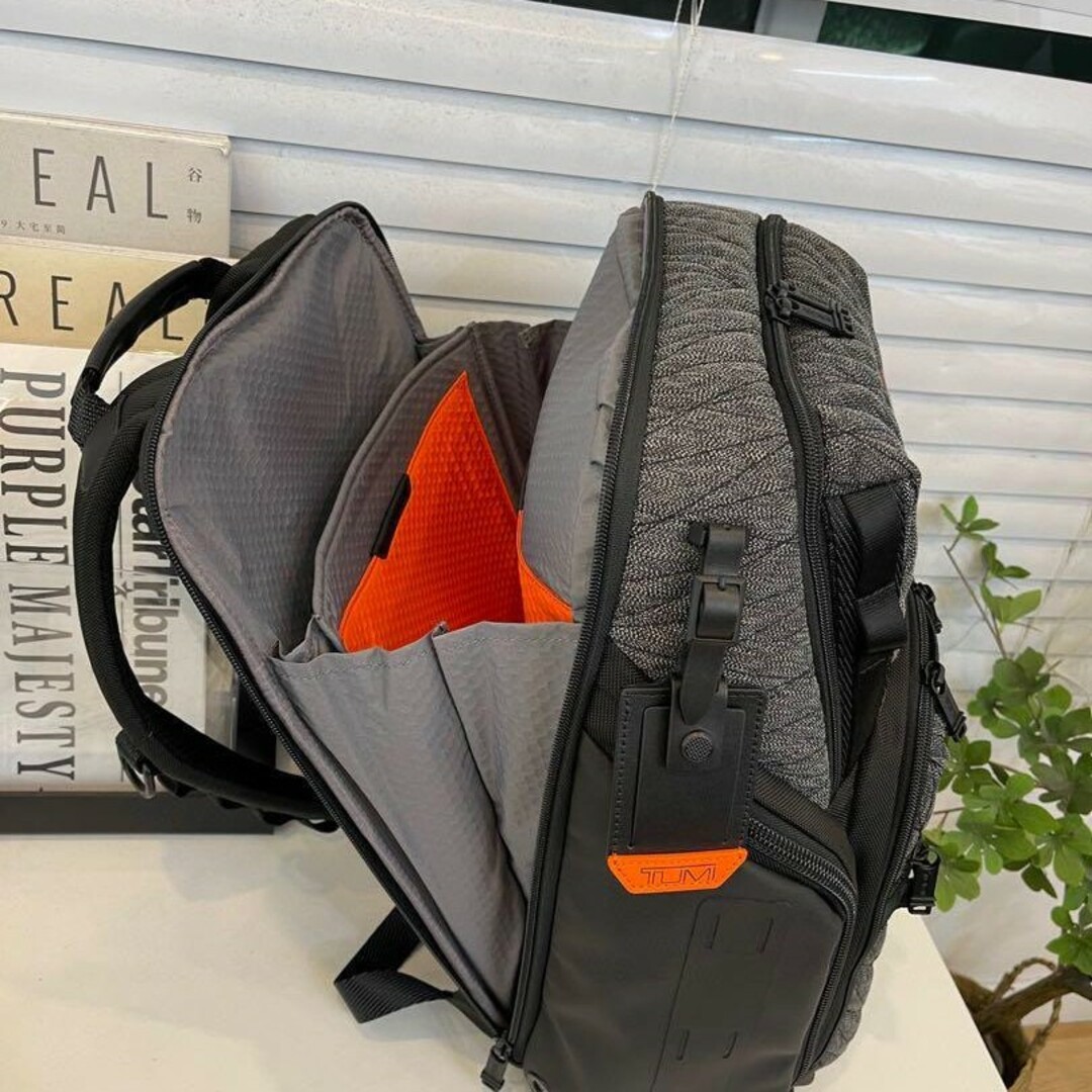 TUMI(トゥミ)のTUMI ALPHA BRAVO「サーチ」バックパック グレーニット メンズのバッグ(バッグパック/リュック)の商品写真