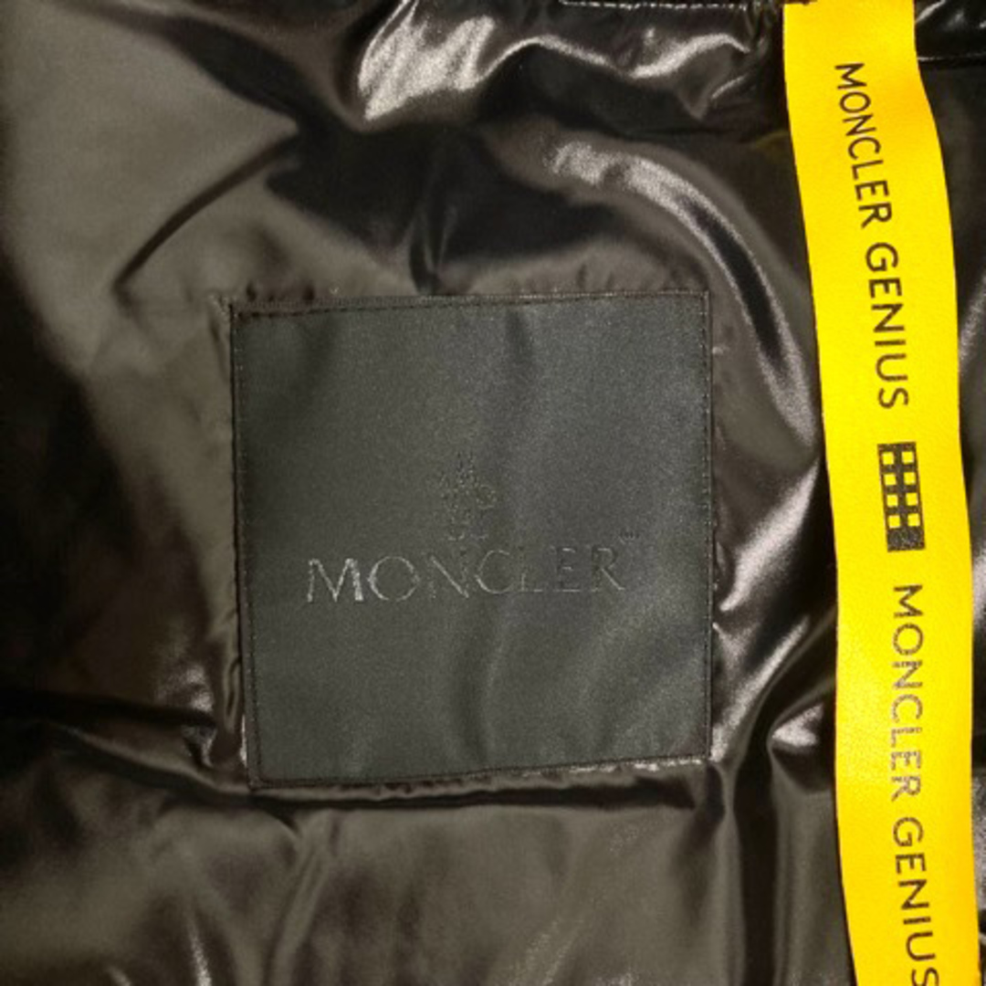 MONCLER(モンクレール)のモンクレール 20SS ダウンベスト フェザー混 ナイロン 総柄 1 ベージュ メンズのジャケット/アウター(ダウンベスト)の商品写真