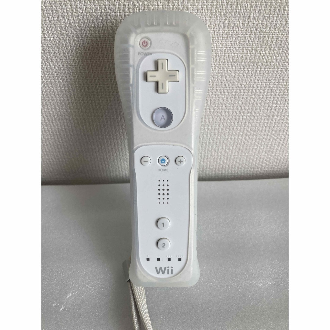 Wii(ウィー)の任天堂 Wiiリモコン　シロ RVL-003 エンタメ/ホビーのゲームソフト/ゲーム機本体(その他)の商品写真