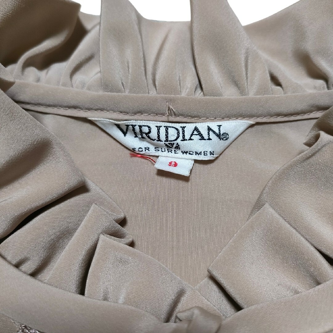 ブラウス９号Ｓサイズカフェオレ色VIRIDIAN FOR SURE WOMEN レディースのトップス(シャツ/ブラウス(長袖/七分))の商品写真