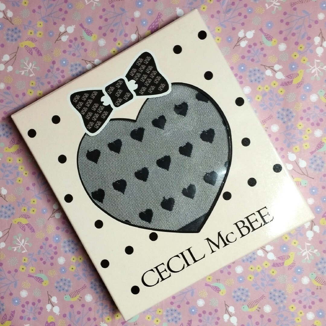 CECIL McBEE(セシルマクビー)の【未使用】セシルマクビー『CECIL McBEE／フェークハートガーターSTK』 レディースのレッグウェア(タイツ/ストッキング)の商品写真