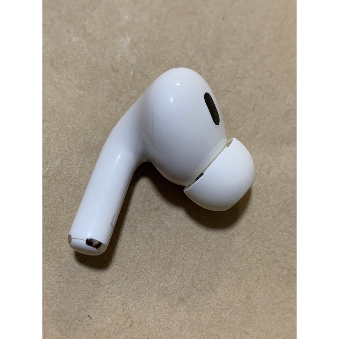 Apple(アップル)のAirPods Pro 第2世代 MQD83J/A A2699(L)左耳＿X7 スマホ/家電/カメラのオーディオ機器(ヘッドフォン/イヤフォン)の商品写真