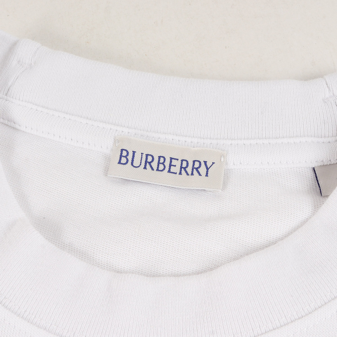 BURBERRY(バーバリー)の美品 BURBERRY バーバリー Tシャツ サイズ:M 24SS EKD コットン ヘビーウェイト クルーネック 半袖Tシャツ / レギュラーフィット  ホワイト 白 トップス カットソー【メンズ】【中古】 メンズのトップス(Tシャツ/カットソー(半袖/袖なし))の商品写真