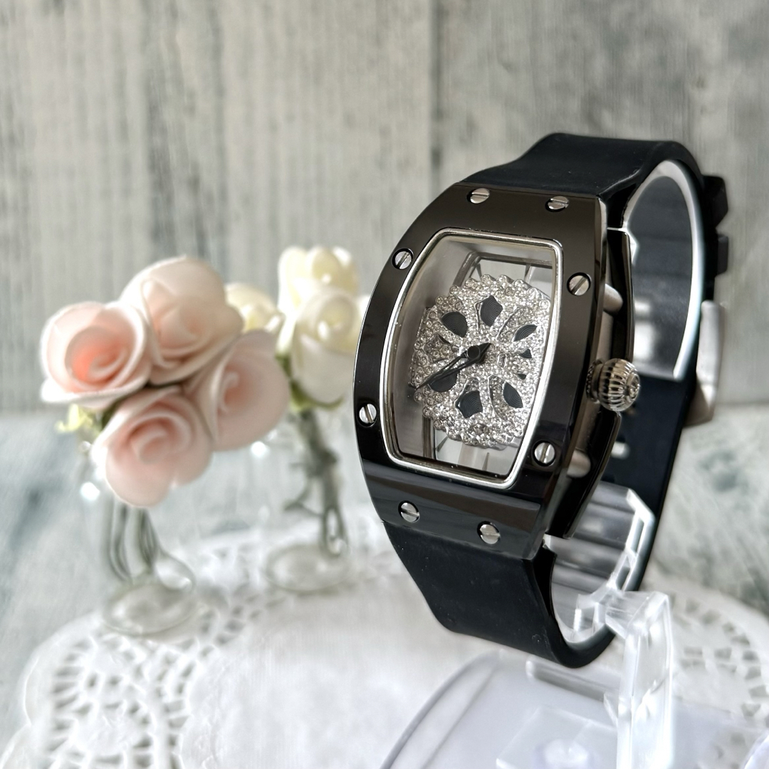 AnneCoquine(アンコキーヌ)の【電池交換済】Anne Coquine アンコキーヌ 腕時計 トノー ブラック メンズの時計(腕時計(アナログ))の商品写真