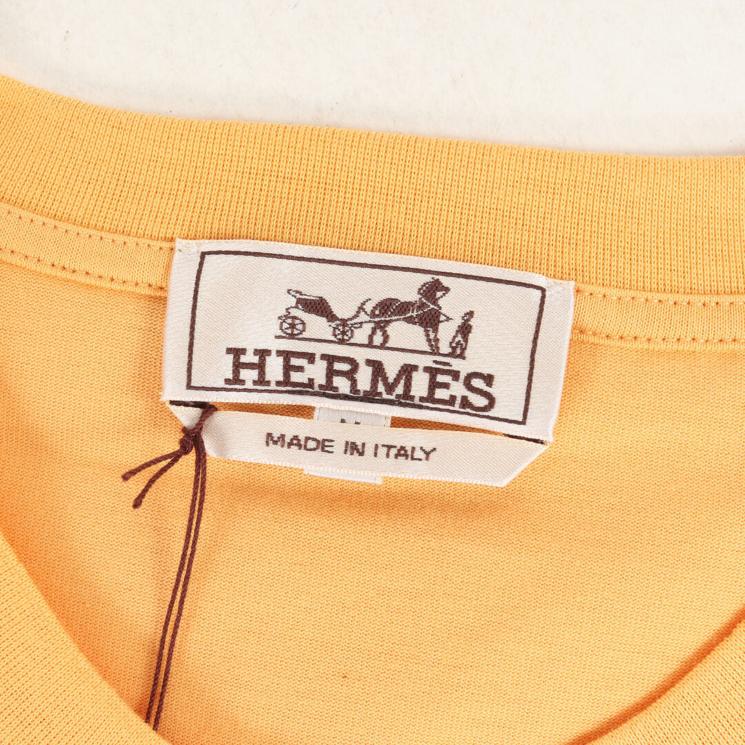 Hermes(エルメス)の美品 HERMES エルメス Tシャツ サイズ:M 23SS レイヤード クルーネック 半袖Tシャツ piqures Sellier イエロー系 イタリア製 トップス カットソー【メンズ】【中古】 メンズのトップス(Tシャツ/カットソー(半袖/袖なし))の商品写真
