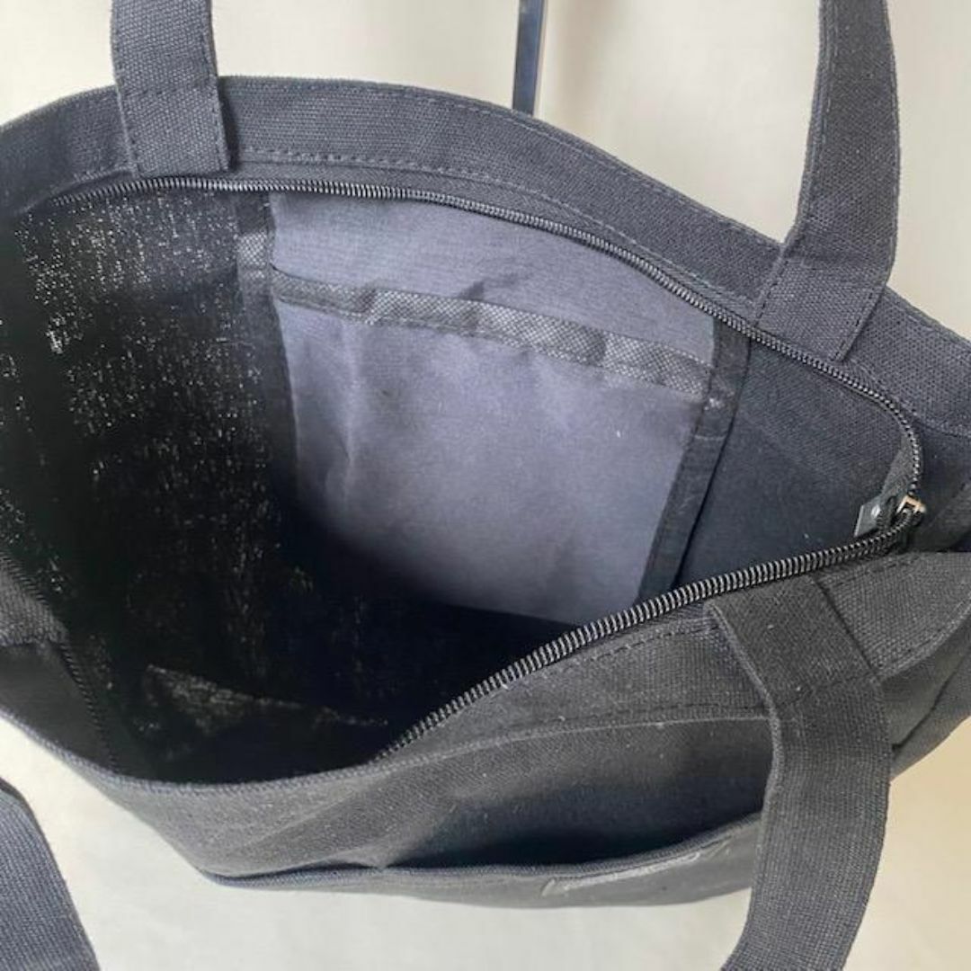 トートバッグ　トート　ブラック　肩掛けバッグ　通勤通学　大容量　黒バッグ　鞄 レディースのバッグ(トートバッグ)の商品写真
