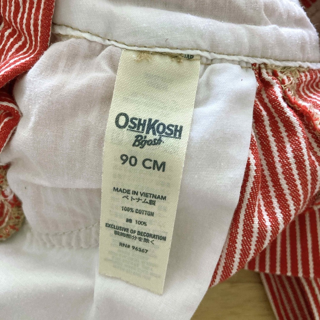 OshKosh(オシュコシュ)のオシュコシュ ストライプ 赤 ジャンパースカート 90cm キッズ/ベビー/マタニティのキッズ服女の子用(90cm~)(ワンピース)の商品写真