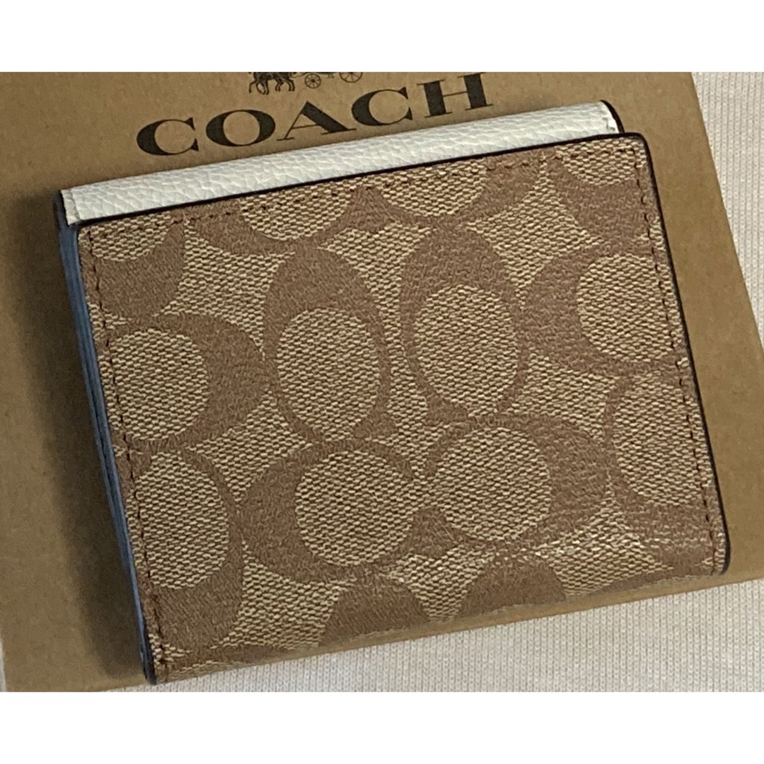 COACH(コーチ)の新品　COACH コーチ　二つ折り財布　コンパクト財布　シグネチャー レディースのファッション小物(財布)の商品写真