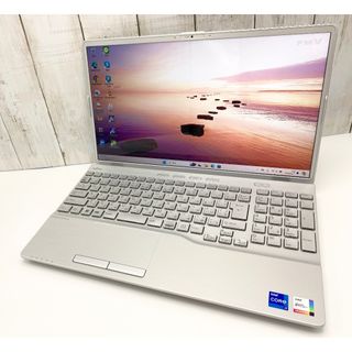 フジツウ(富士通)のWindows11 Core i7-1260P SSD1TB メモリ32GB(ノートPC)