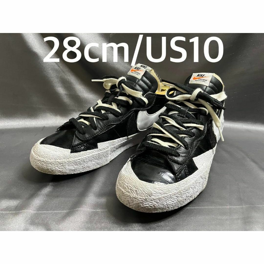 NIKE(ナイキ)の28cm NIKE sacai × Nike Blazer Low 黒パテント メンズの靴/シューズ(スニーカー)の商品写真