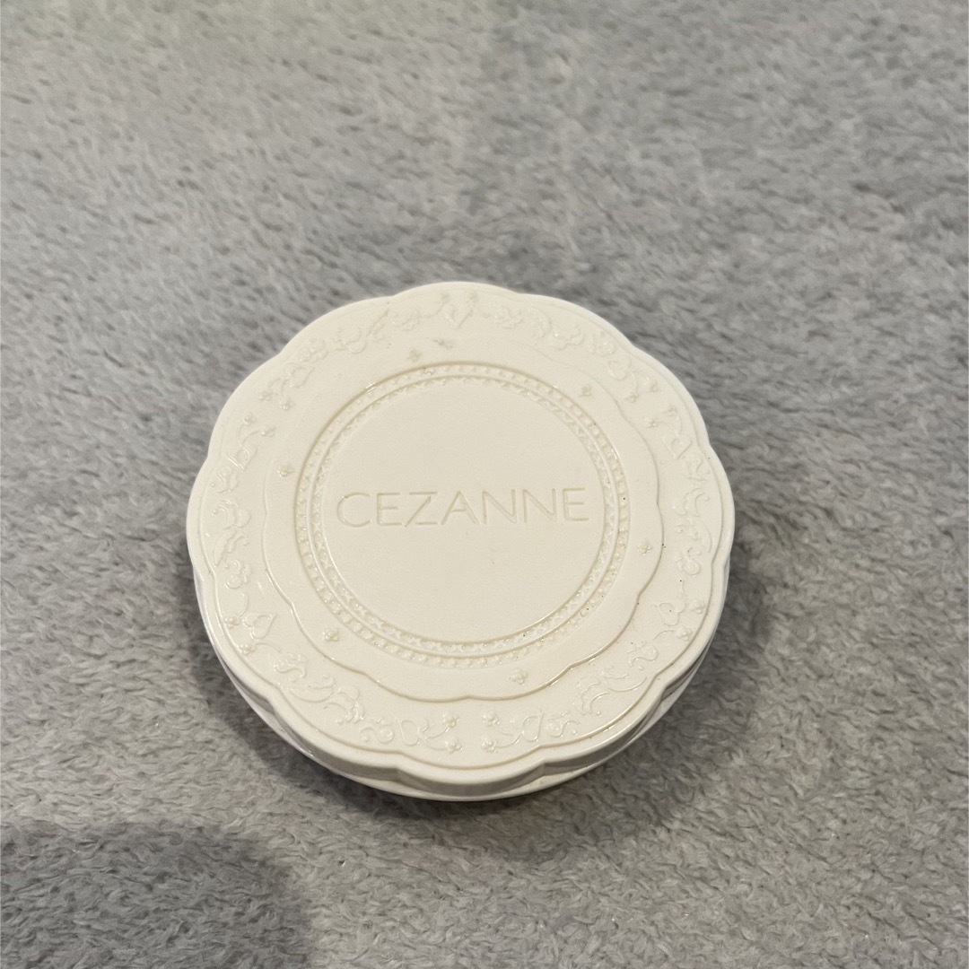 CEZANNE（セザンヌ化粧品）(セザンヌケショウヒン)のセザンヌ　UVシルクカバーパウダー01 コスメ/美容のベースメイク/化粧品(フェイスパウダー)の商品写真